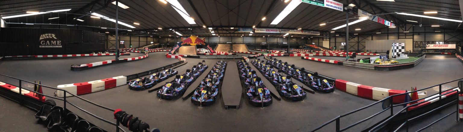 Moderne indoorkartbaan van Van der Ende Racing Inn waar u kunt karten in de buurt van Delft